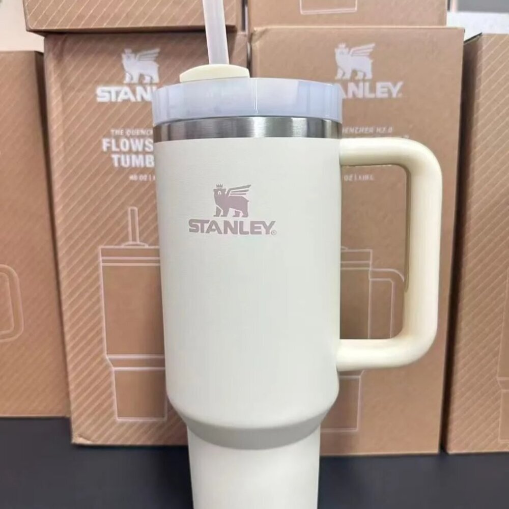 Stanley 40oz Flowstate Tumbler